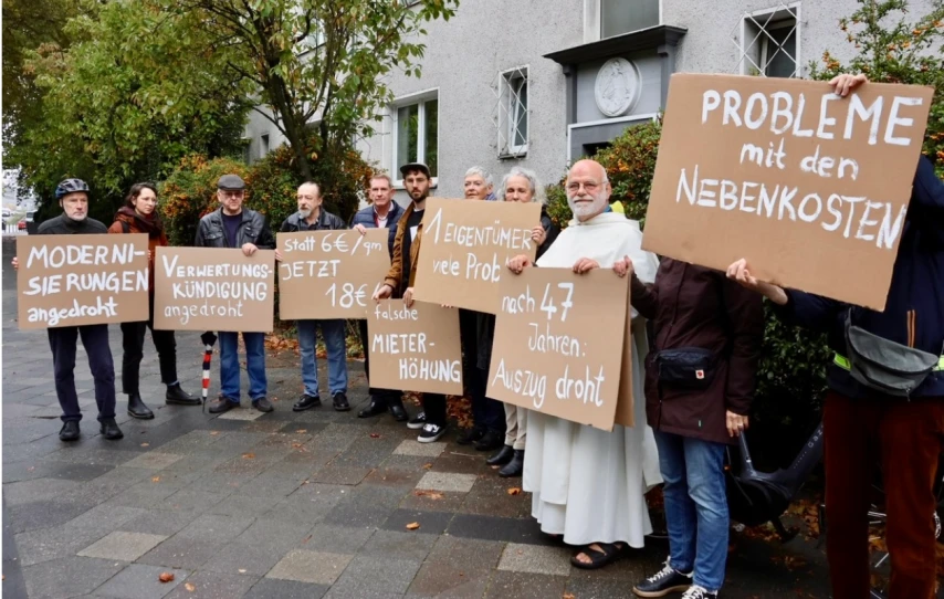 AUF DEM FALSCHEN DAMPFER