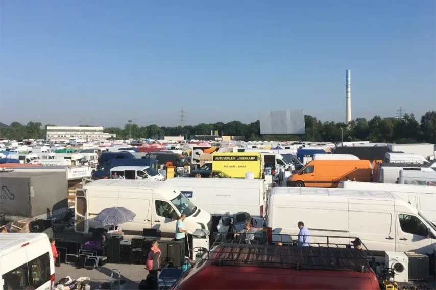 Trödelmarkt im Autokino Essen