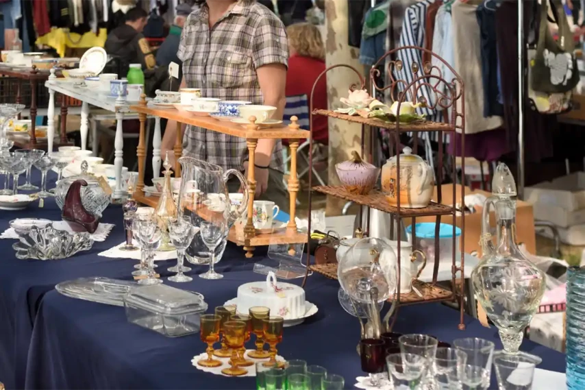 Trödelmarkt in Wesel bei Globus