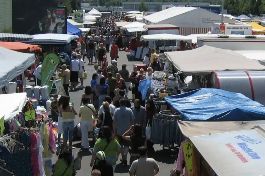 Trödelmarkt bei HIT in Dormagen