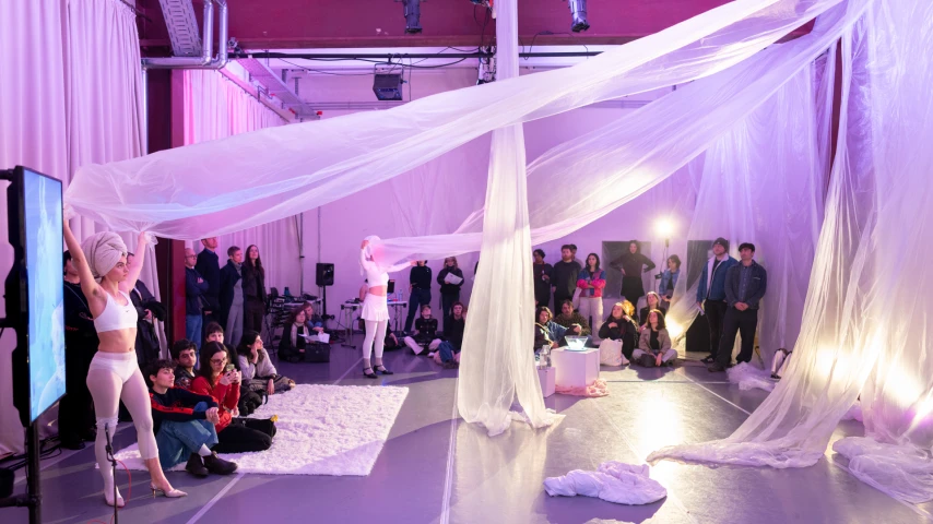›ATELIER No. 71‹ Plattform für neue Kunst und Choreographie