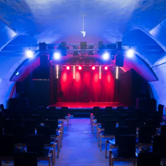 Erleben Sie im Kulturkeller in Fulda zahlreiche Veranstaltungen aus den Bereichen Musik, Kabarett und Literatur und verbringen Sie hierbei tolle Stunden in einer schönen Atmosphäre.